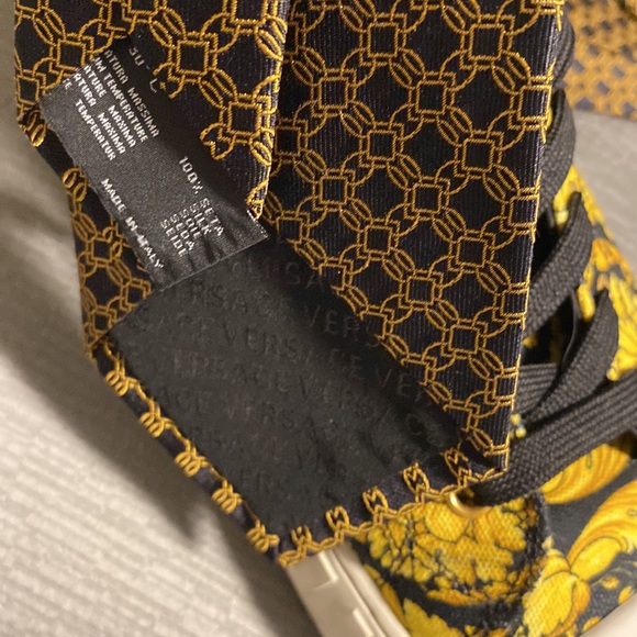 Elegant vintage Versace - Picture 6 of 6